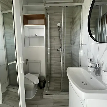 Maison 25 בית הארחה 3*
