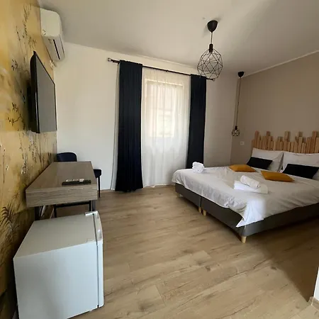 Maison 25 בית הארחה 3*