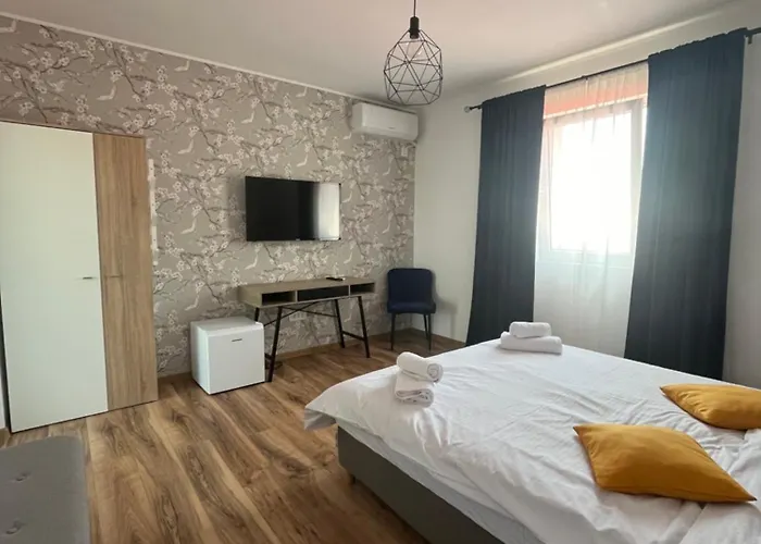 Maison 25 3* Două Mai